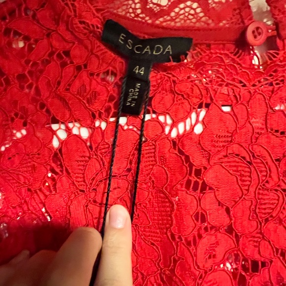 ESCADA
Lace Jacket
$3880 - Picture 6 of 6